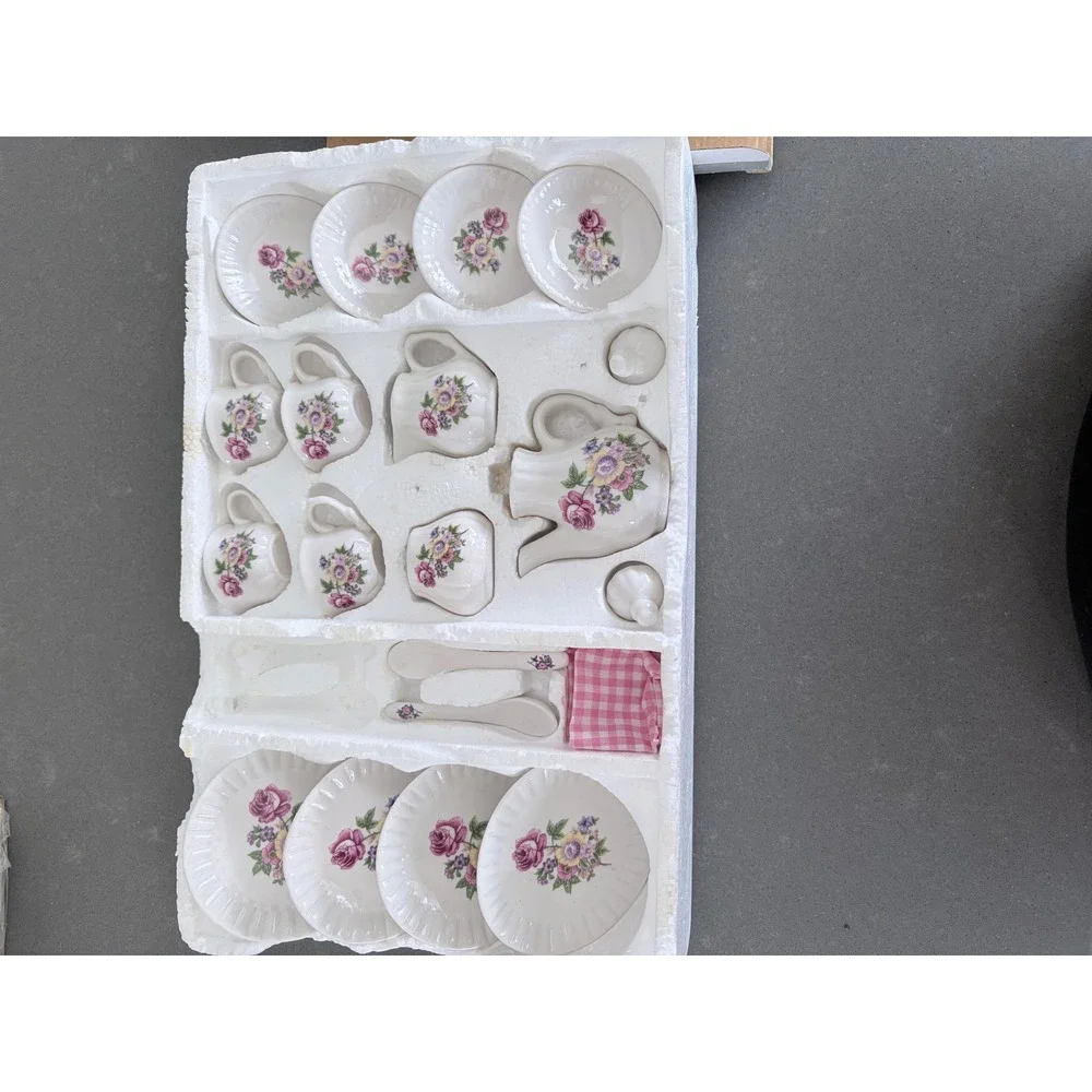 Madison Avenue Purple Rose 23 Piece Coffee Tea Set Vintage Floral Porcelain